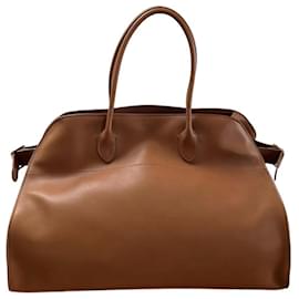 The row Margaux 17 Karamell