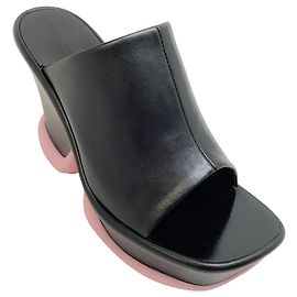 Stella Mc Cartney Stella McCartney Nera / Sandali con plateau rosa Nero