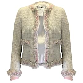 Chanel-Chanel Hellrosa / Hellblaue Jacke aus gewebtem Baumwoll-Tweed mit mehreren Fransenbesatz und Perlen-CC-Logo-Knopf, vorne offen, mit Seidenfutter-Mehrfarben