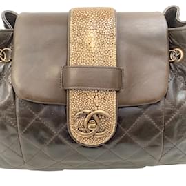 Chanel-Chanel 2012 Brown Leather Quilted Bindi Shoulder Bag with Stingray Flap-Golden