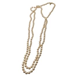Chanel-Chanel Creme Vintage 1981 Klassische extra lange Perlenkette-Beige
