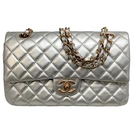Chanel-Chanel Double Flap Silver Lambskin Medium Leather Shoulder Bag-Silvery