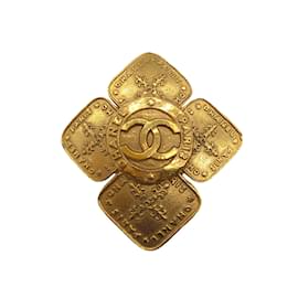 Chanel-Broche Chanel ouro vintage martelado Cc Paris-Dourado