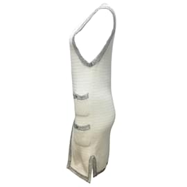 Chanel-Colete longo de tricô com decote em V profundo Chanel branco com acabamento de seda-Branco