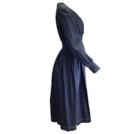 Fendi-Fendi - Robe mi-longue en denim chambray bleu à manches longues avec détails smockés-Bleu