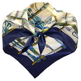 Hermès-Hermès bleu marine / Foulard carré en sergé de soie à imprimé passementerie ivoire-Bleu
