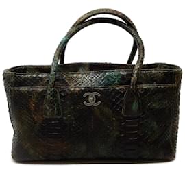 Chanel-Chanel green / Brown Multi Python Skin Cerf Tote-Brown