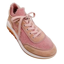 Chanel-Chanel Pink Suede Calfskin Stretch Fabric CC Sneakers-Pink