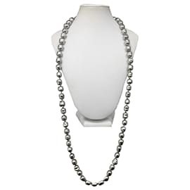 Chanel-Chanel Silver Metallic Vintage 1981 Chunky Pearl Long Necklace-Silvery