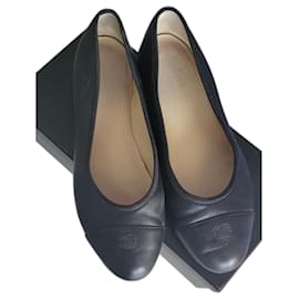 Chanel Black Two-Tone Leather Ballet Flats - Size 38.5 Eu/ 8.5 US