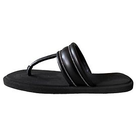 Brunello Cucinelli Black leather flip flops Black
