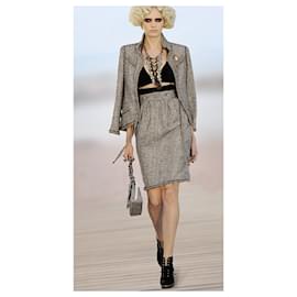 Chanel-Tweed-Anzug aus der neuen Venice-Kollektion-Mehrfarben