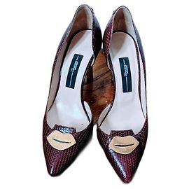 Jerome Dreyfuss Croc effect leather pumps Dark red Gold hardware