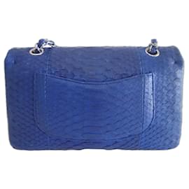 Chanel-Chanel Bolsa python azul clássica-Azul