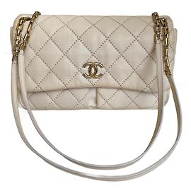 Chanel Timeless Borsa a tracolla in pelle classica Altro