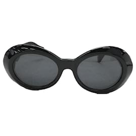 Gianni Versace-**Gianni Versace Black Oval Frame Sunglasses-Black
