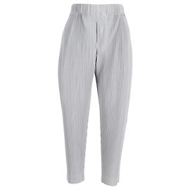 Calça folgada plissada Issey Miyake em poliéster cinza Cinza