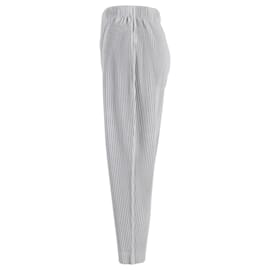 Issey Miyake-Pantalones plisados de corte holgado en poliéster gris de Issey Miyake-Gris