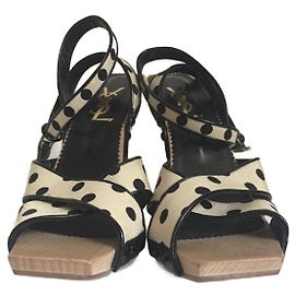 Yves Saint Laurent Sandales Blanc cassé