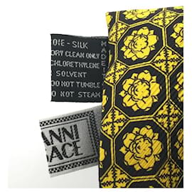 **Gianni Versace Sciarpa Seta Gialla Giallo