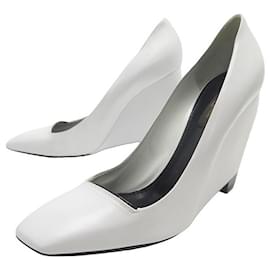 Louis Vuitton-LOUIS VUITTON WEDGE PUMP SHOES 39 WHITE LEATHER WEDGE PUMPS SHOES-White