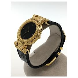 Gianni Versace-**Gianni Versace Analog Quartz Watch-Black,Gold hardware