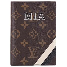 Louis Vuitton-Capa para passaporte Louis Vuitton Monogram My LV Heritage em lona revestida marrom-Marrom