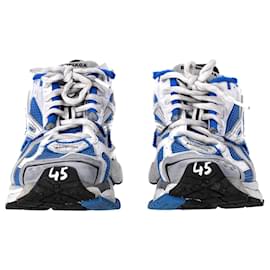 Balenciaga-Sneaker Runner Balenciaga Effetto Distressed in Tessuto Sintetico Blu-Blu