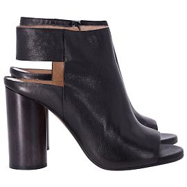Maison Martin Margiela Maison Margiela Cut-out Leather Ankle Boots In Black Leather Black