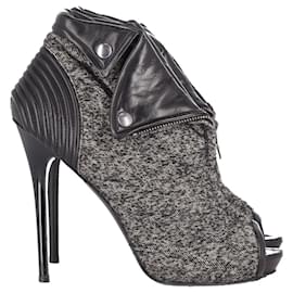 Alexander Mcqueen-Alexander McQueen Faithful Skull Peep Toe Platform Boots in Black Leather-Black