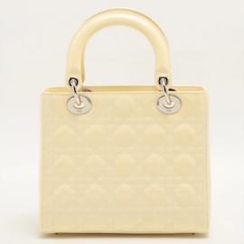 Dior-Lady Dior in vernice beige Cannage 2-modo-Beige