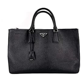 Prada-Galleria Large Leather Black Tote-Black