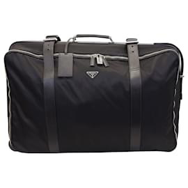 Prada-Halbstarrer Prada-Koffer mit Lederbesatz aus schwarzem Nylon-Schwarz