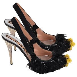Sapatilha Rochas Festive Slingback em penas pretas e couro Outro