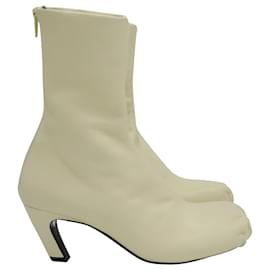 Khaite-Khaite Normandy Boots in Cream Leather-White,Cream
