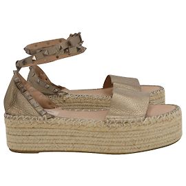 Valentino Garavani Valentin Garavani 50mm Espadrilles Rockstud Metallic en Cuir Doré Doré