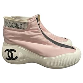 Chanel-Sneakers-Pink