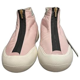 Chanel-Sneakers-Pink