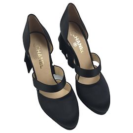 Chanel Satin pumps with bows Black