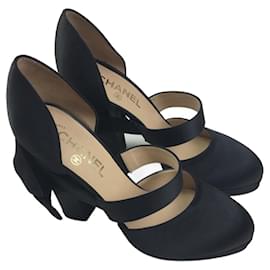 Chanel-Satin pumps with bows-Black