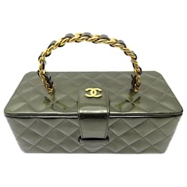 Chanel-VINTAGE CHANEL VANITY TOILETRY BAG IN PATENT QUILTED LEATHER CASE BAG-Khaki