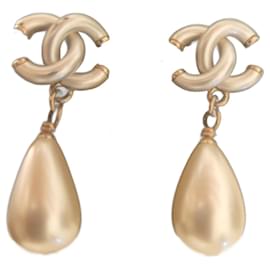Chanel-Earrings-Silvery,Eggshell