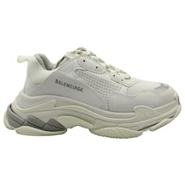 Balenciaga-Balenciaga Triple S Low-top Sneakers in White Synthetic Leather and Mesh-White