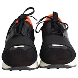 Balenciaga-Balenciaga Race Runner Low Top Sneakers in Black Leather-Black