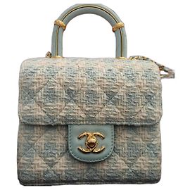 Wunderschöne Chanel in hellblauem Tweed Hellblau