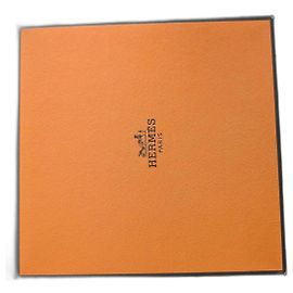 Hermès cadeado de perfume dourado Dourado