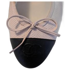 Chanel sapatilhas Cambon couro bege Bege