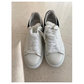Alexander Mcqueen-Alexander Mcqueen white sneakers-White