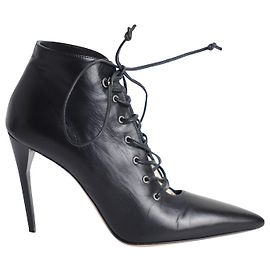 Miu Miu Schnürstiefeletten aus schwarzem Leder Schwarz