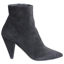 Ankle Boots Prada em camurça preta Preto